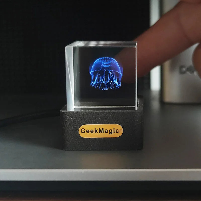 GeekMagic Crystal Holographic Display