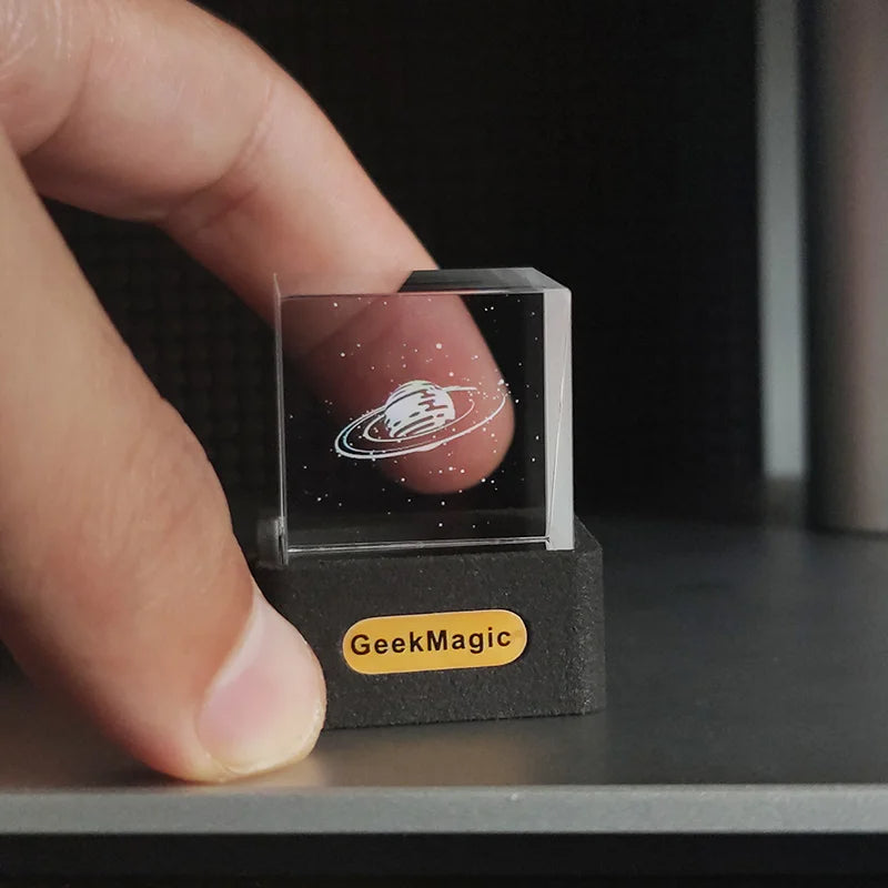 GeekMagic Crystal Holographic Display