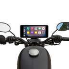 Οθόνη CarPlay τοποθετημένη στο τιμόνι μοτοσυκλέτας
