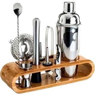 Κοντινή λήψη του σετ cocktail shaker με muddler, μεζούρα και στόμιο σερβιρίσματος